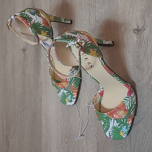 Guess high hills sandals size 8.5 - Picture 2 of 9